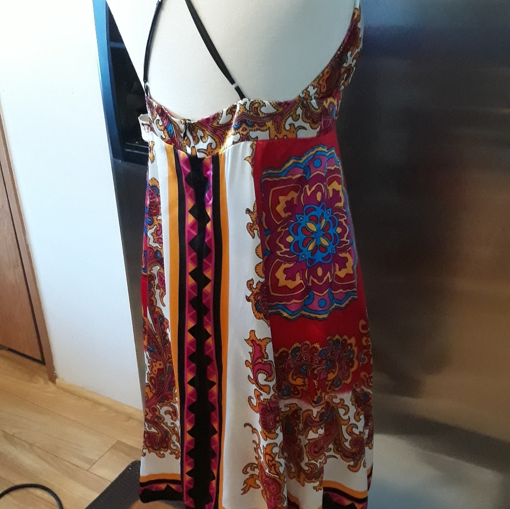Summer Dress.                   A-09 - Picture 3 of 3
